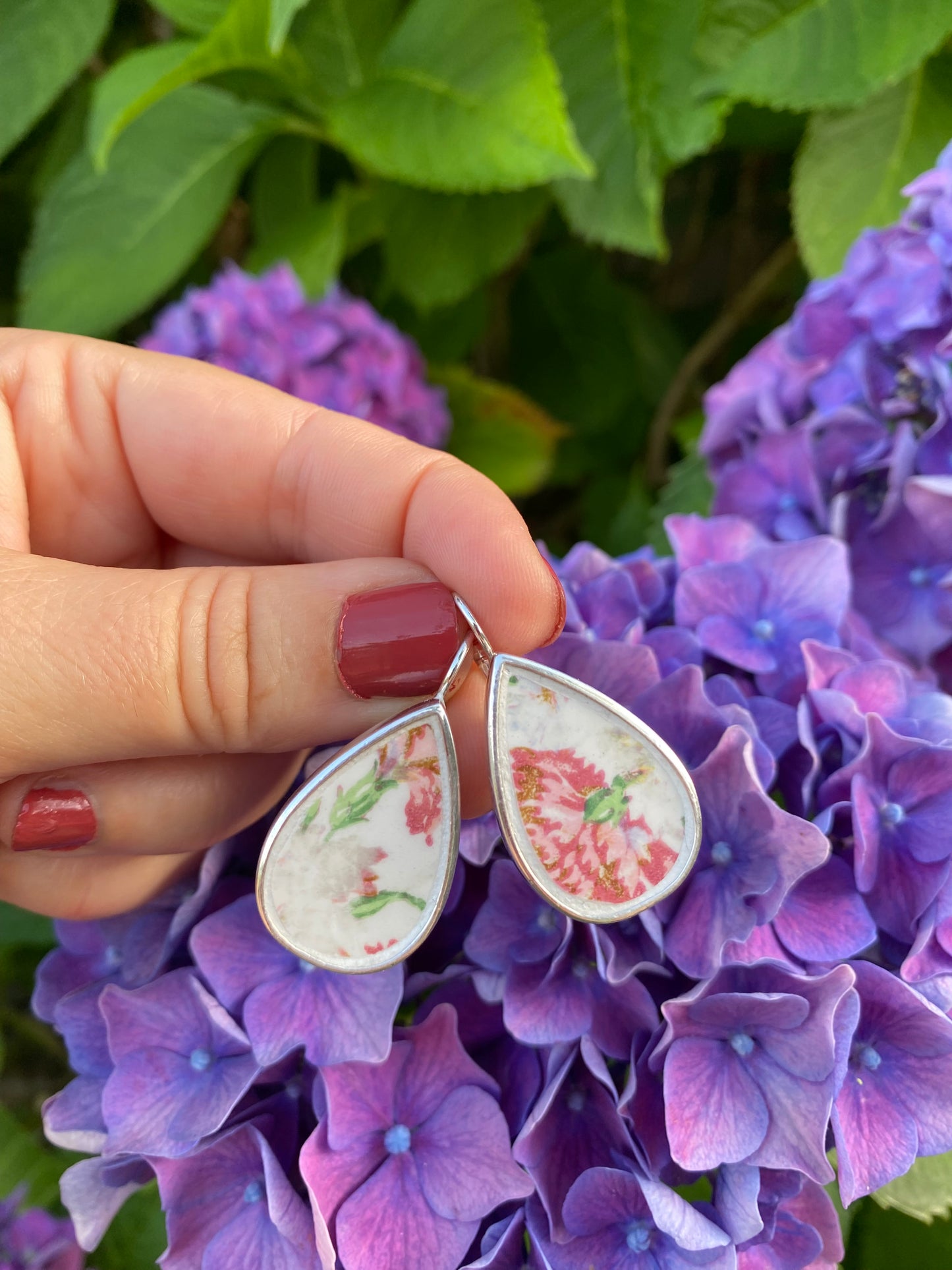 Boucles d'oreilles gouttes oeillet pâle