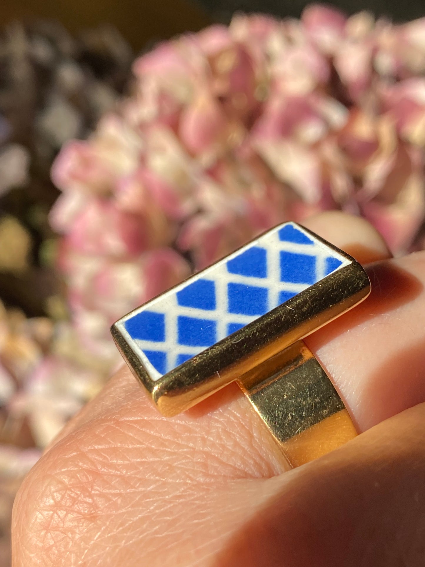 Bague rectangle motifs géométriques bleu