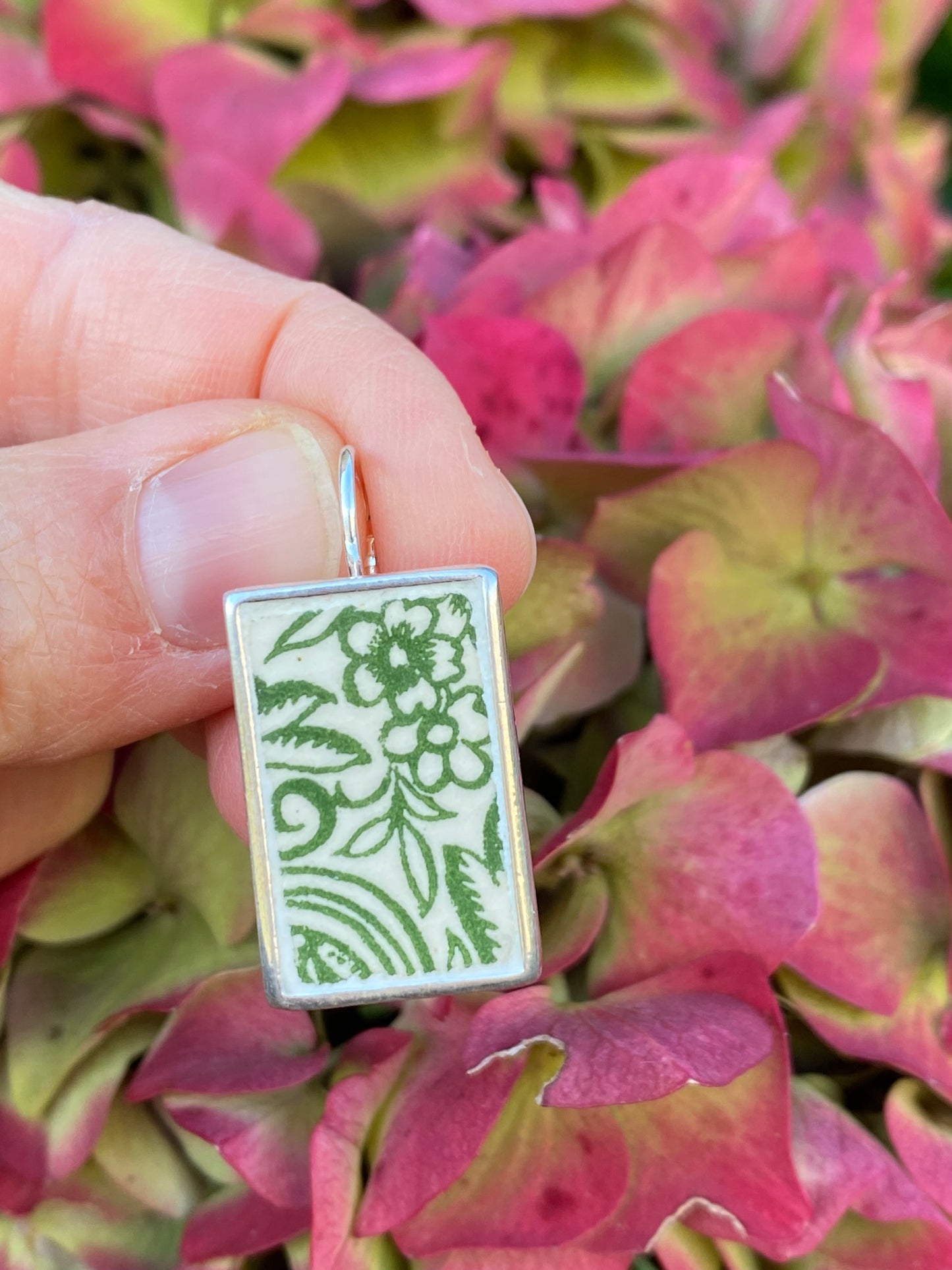 Boucles d'oreilles florales vertes rectangulaires