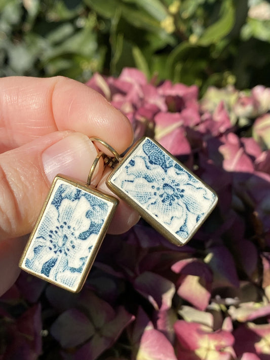Boucles d'oreilles fleurs bleues Terre de Fer