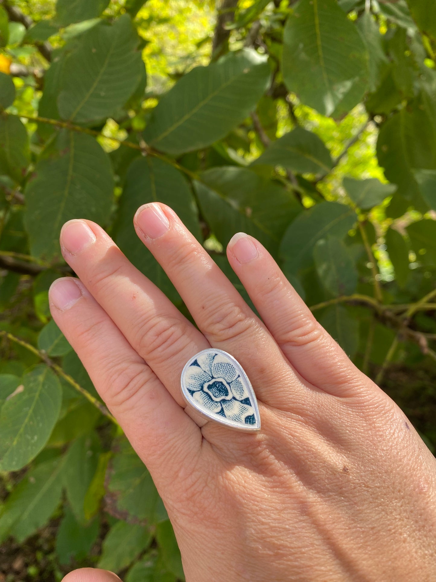 Bague goutte florale Marie Louise en faience