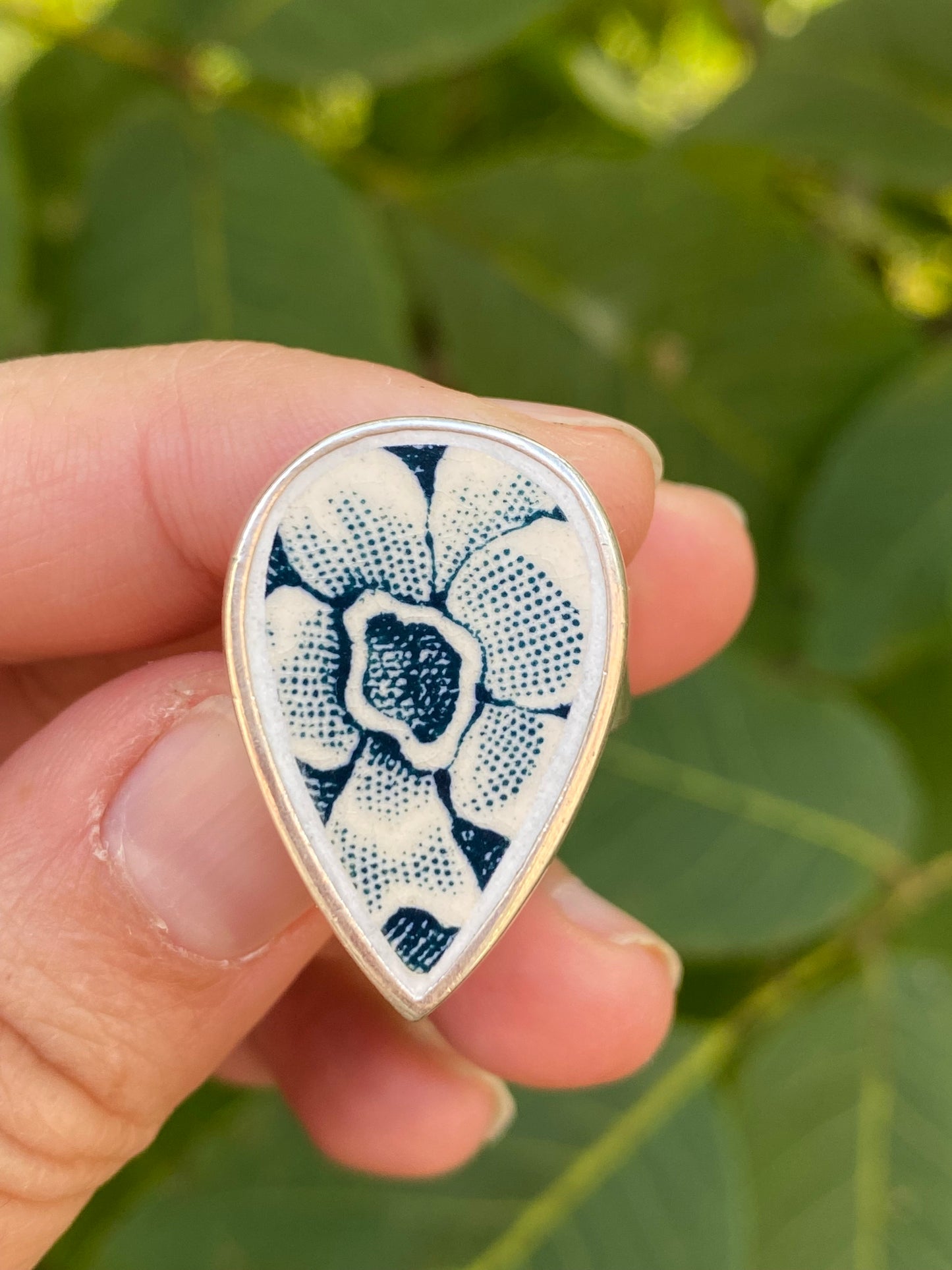 Bague goutte florale Marie Louise en faience