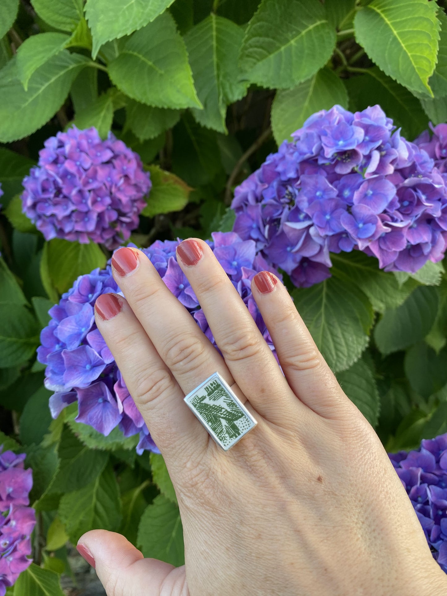 Bague rectangle verte abstraite
