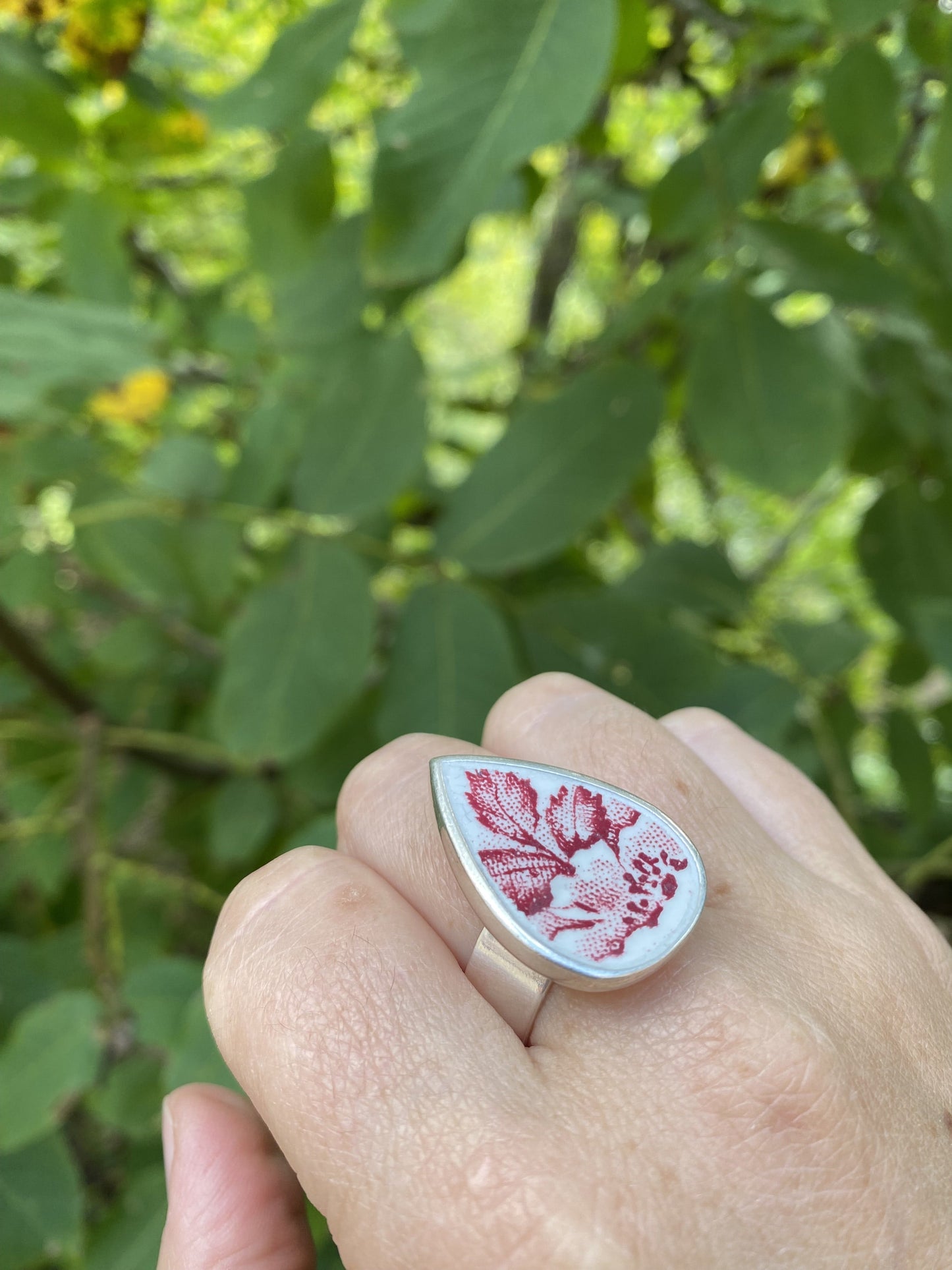 Bague goutte Terre de Fer rouge