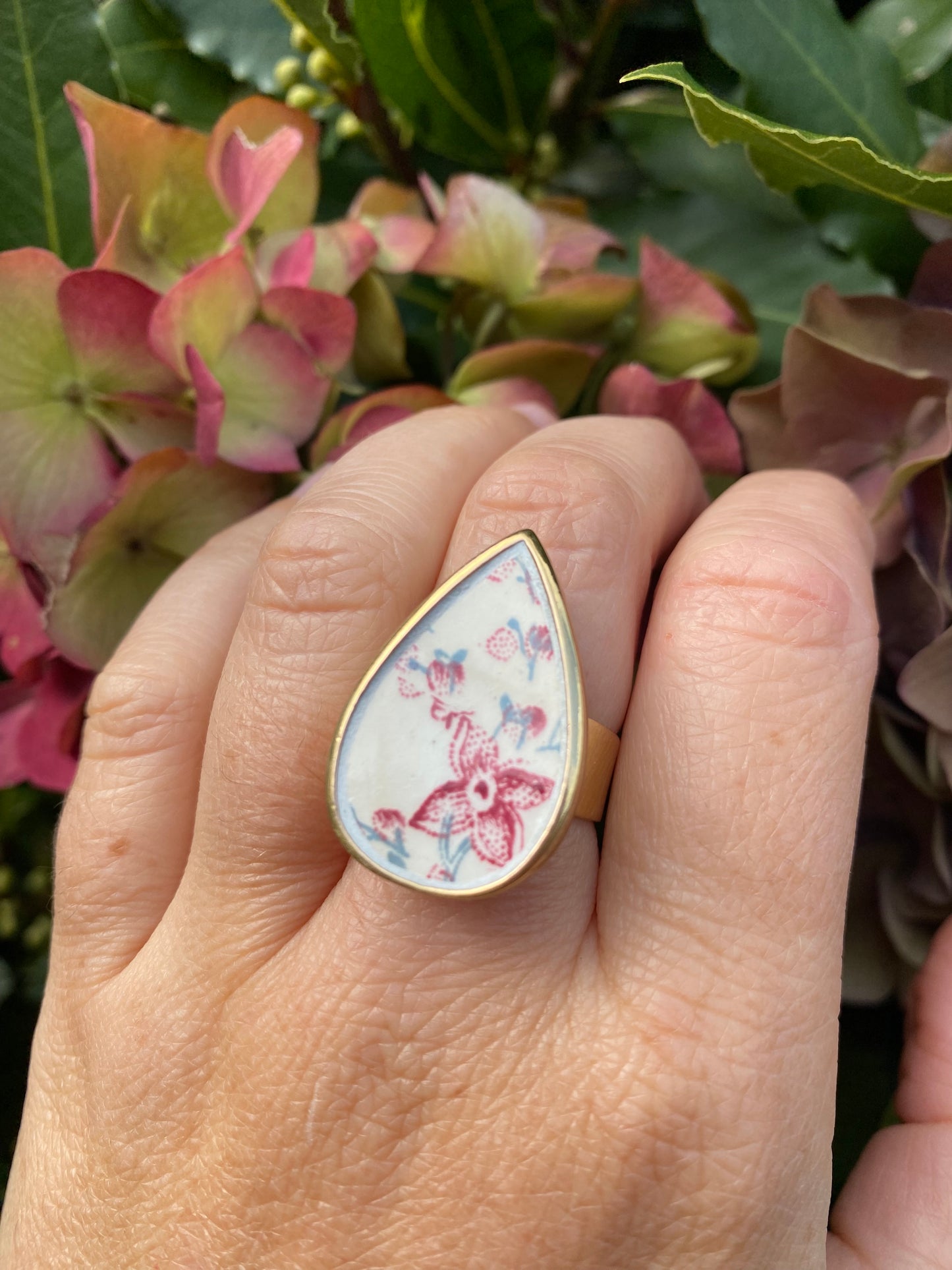 Bague goutte rouge de fer & gris