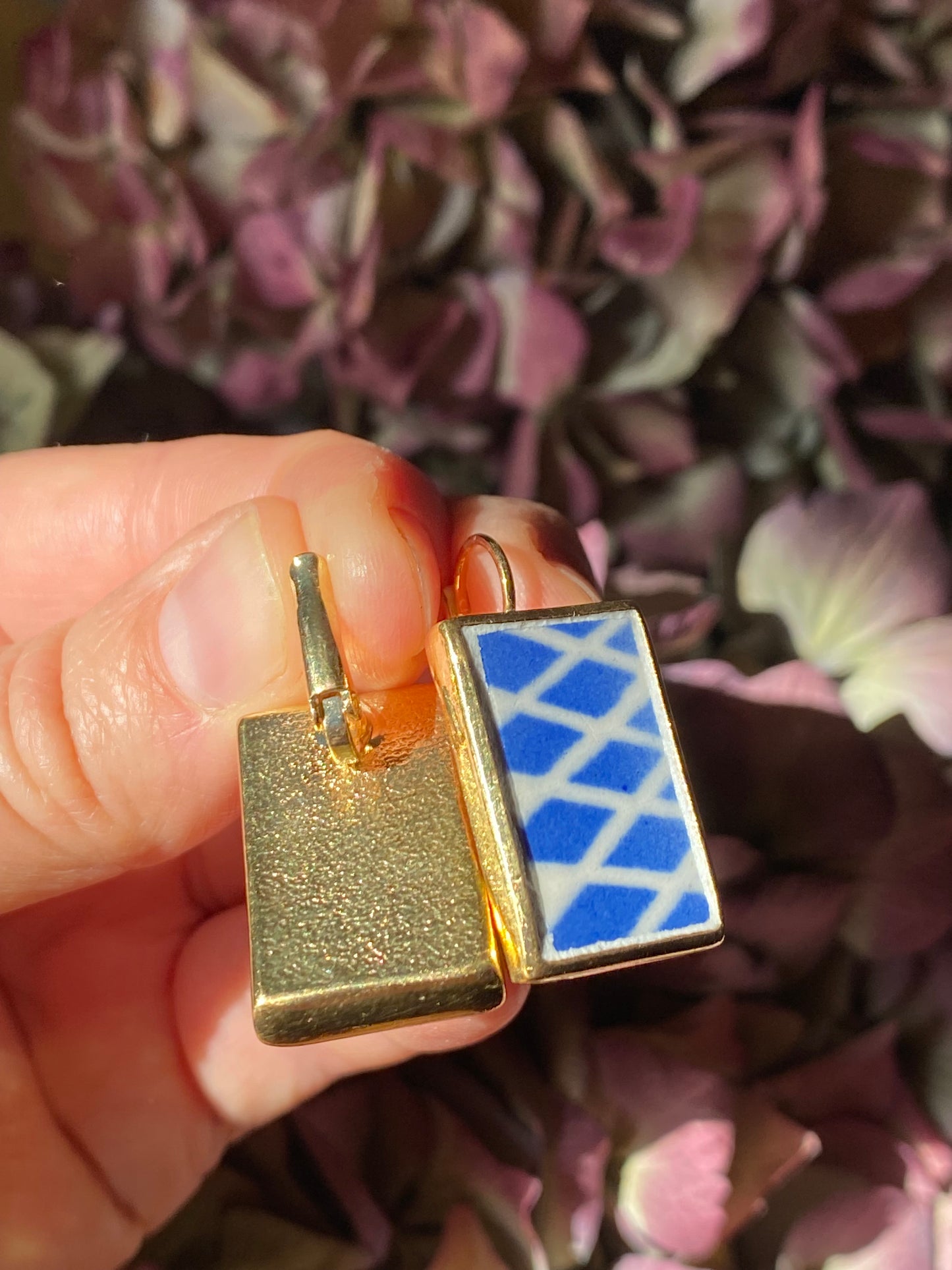 Boucles d'oreilles motifs géométriques bleu