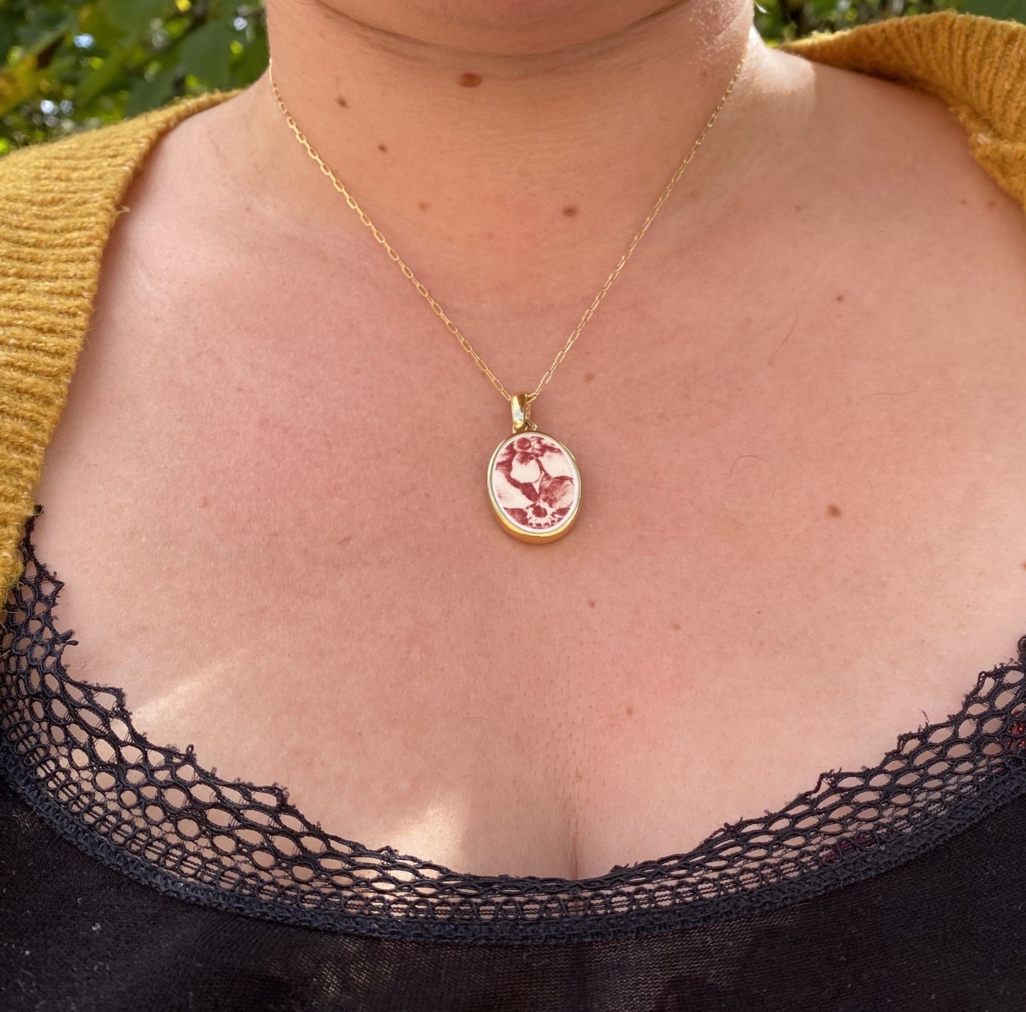 Collier vieille vaisselle "Rouge de Fer" doré