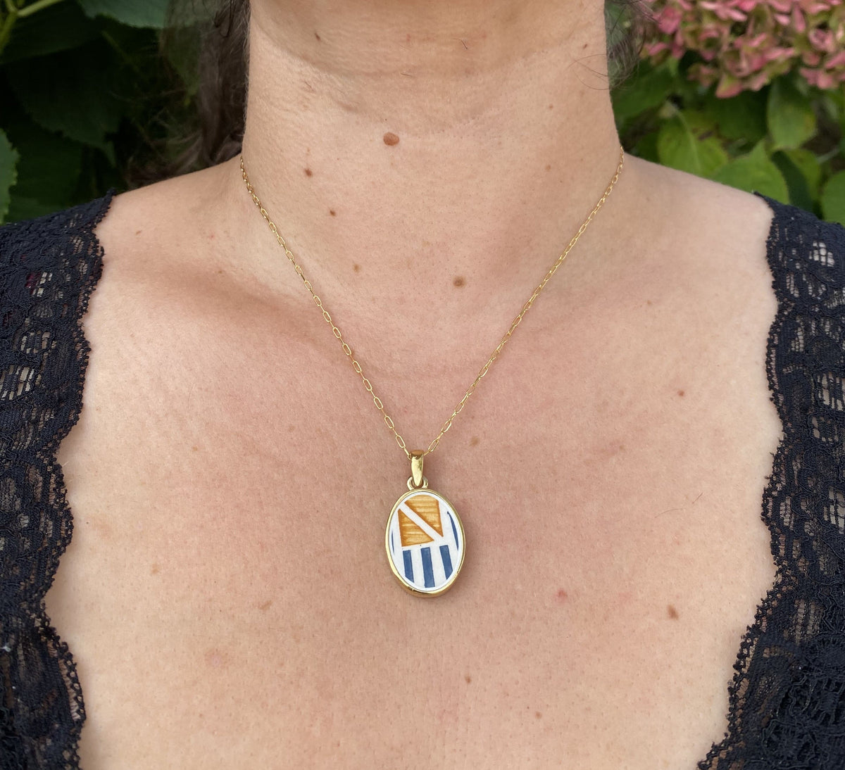 Collier vieille vaisselle Dolly